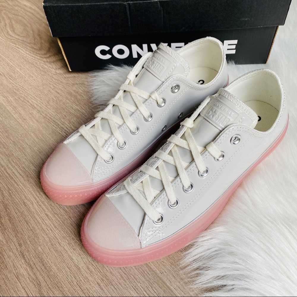 NWT Converse Ctas OX Women’s Shoes - Picture 2 of 9